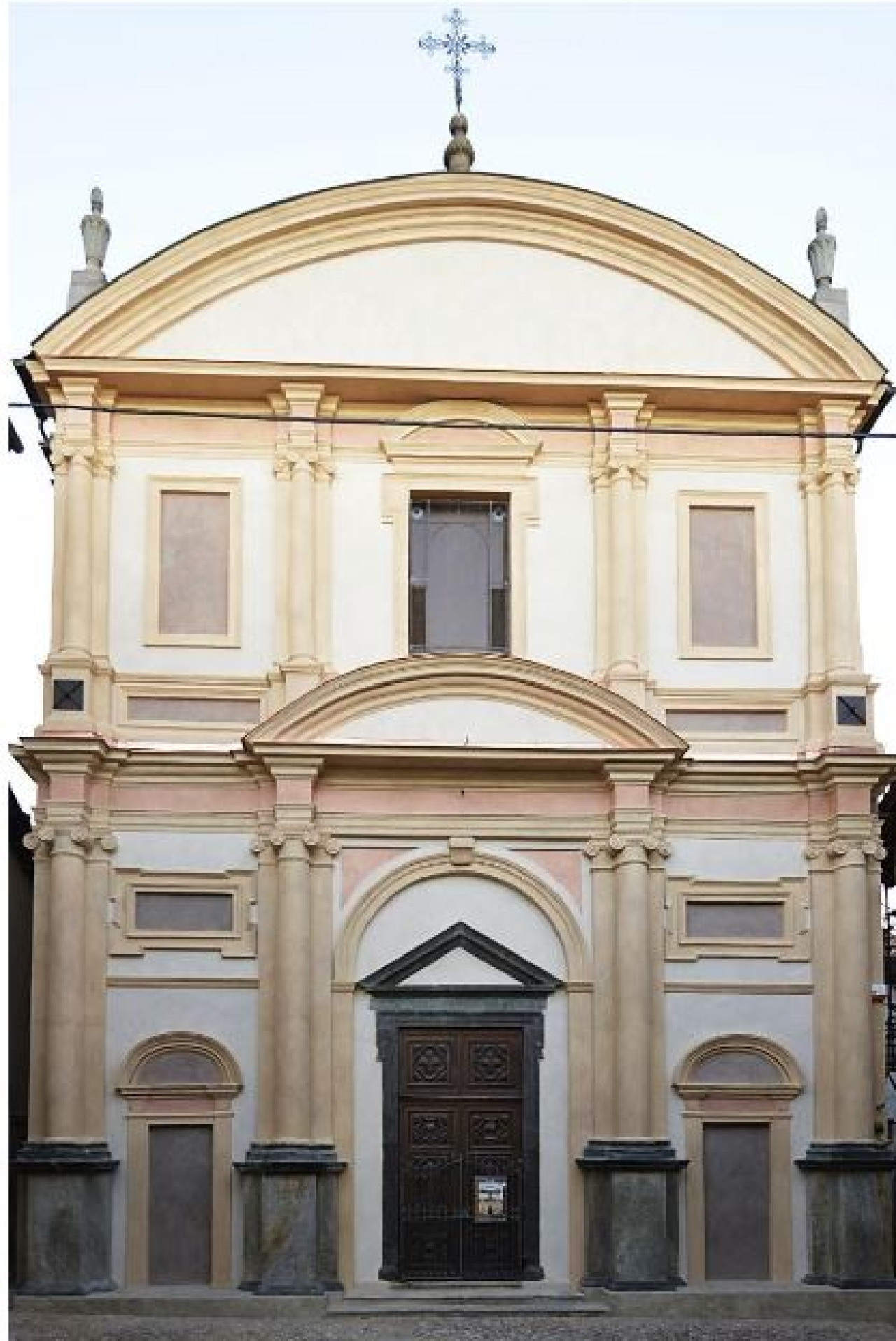 Restauro della facciata di San Nicola da Tolentino in costa del Vernato a Biella | Premio +bellezza in Valle